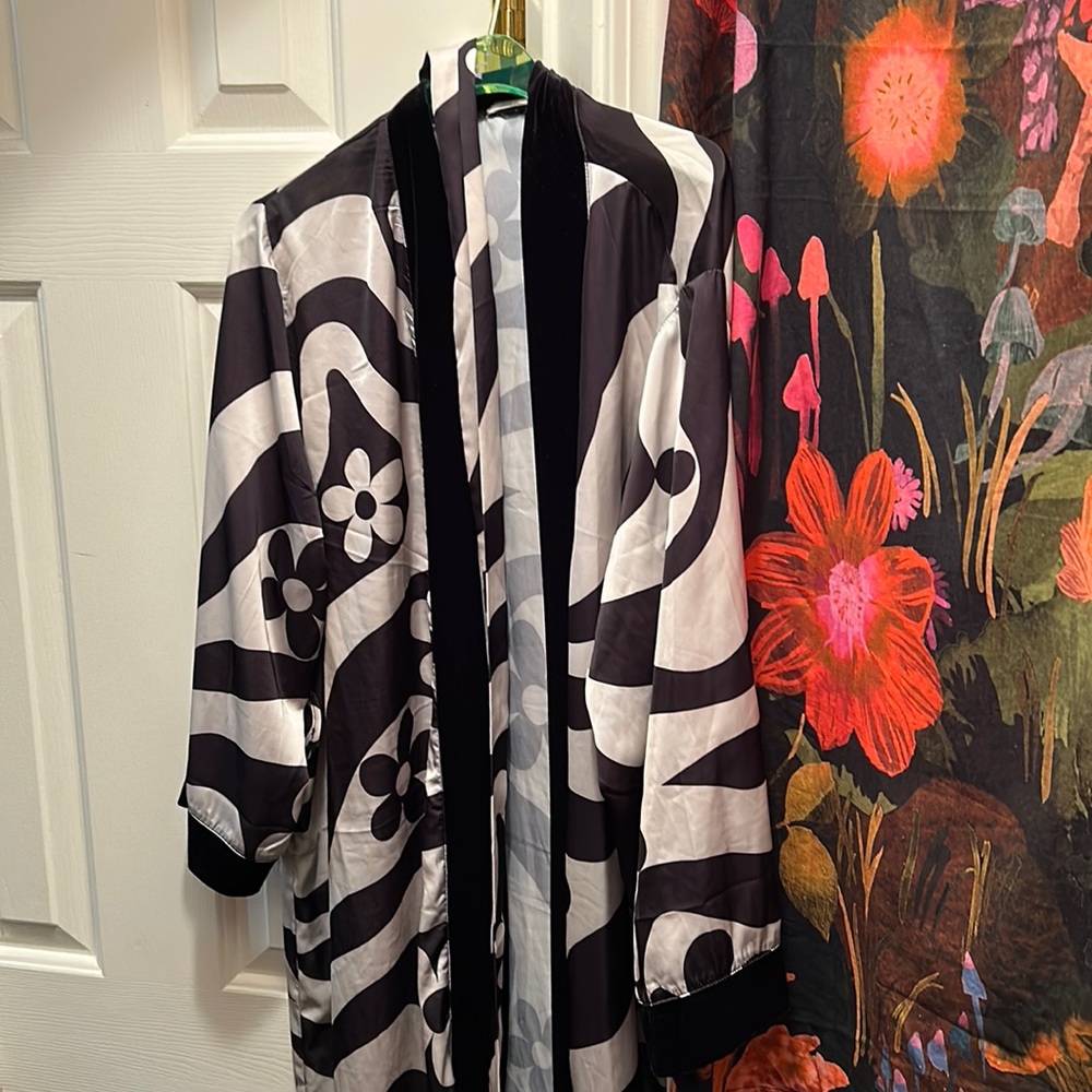 Urban Outfitters Livie Printed Kimono